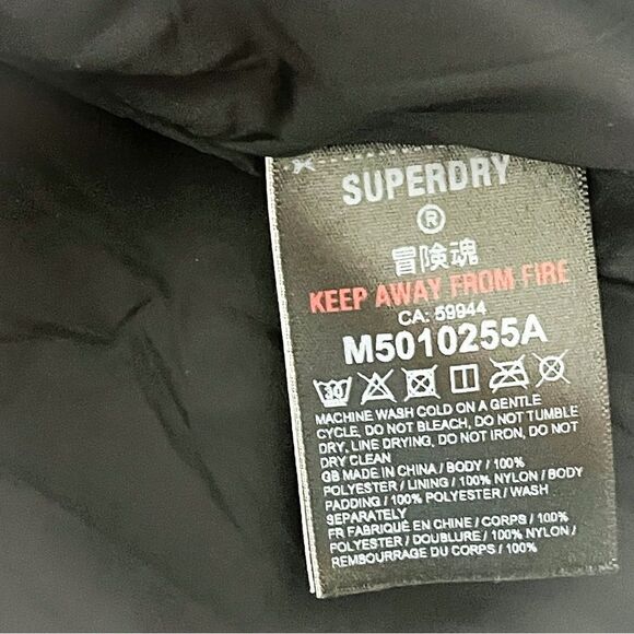 🍋 Superdry • Men’s Puffer Jacket in Bold Red and Black Stripe Pattern Size M - Picture 6 of 8